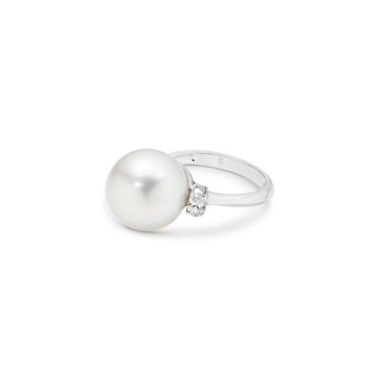 Alternative view of SOUTH SEA PEARL DIAMOND TRILOGY RING
