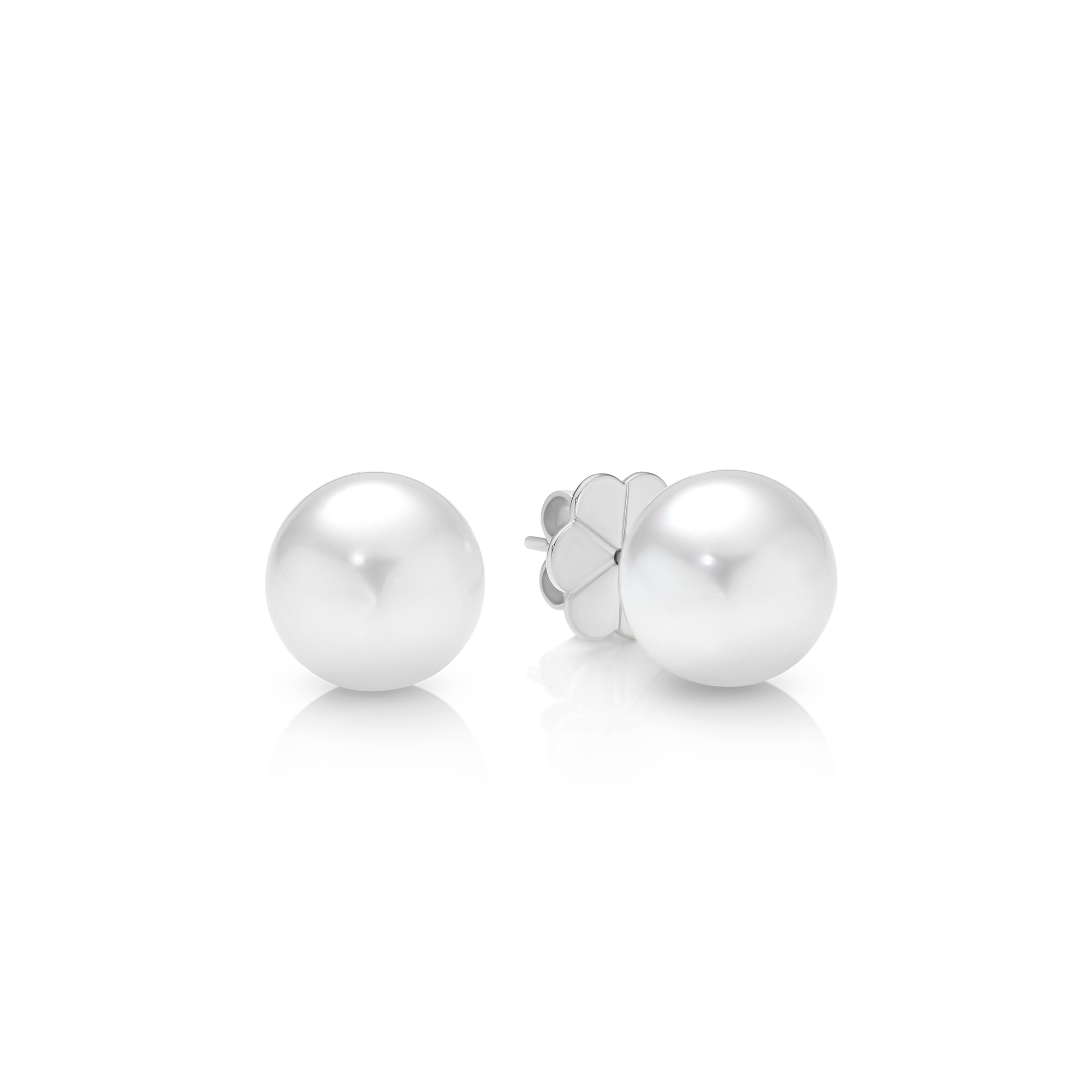 CLASSIC SOUTH SEA PEARL STUD