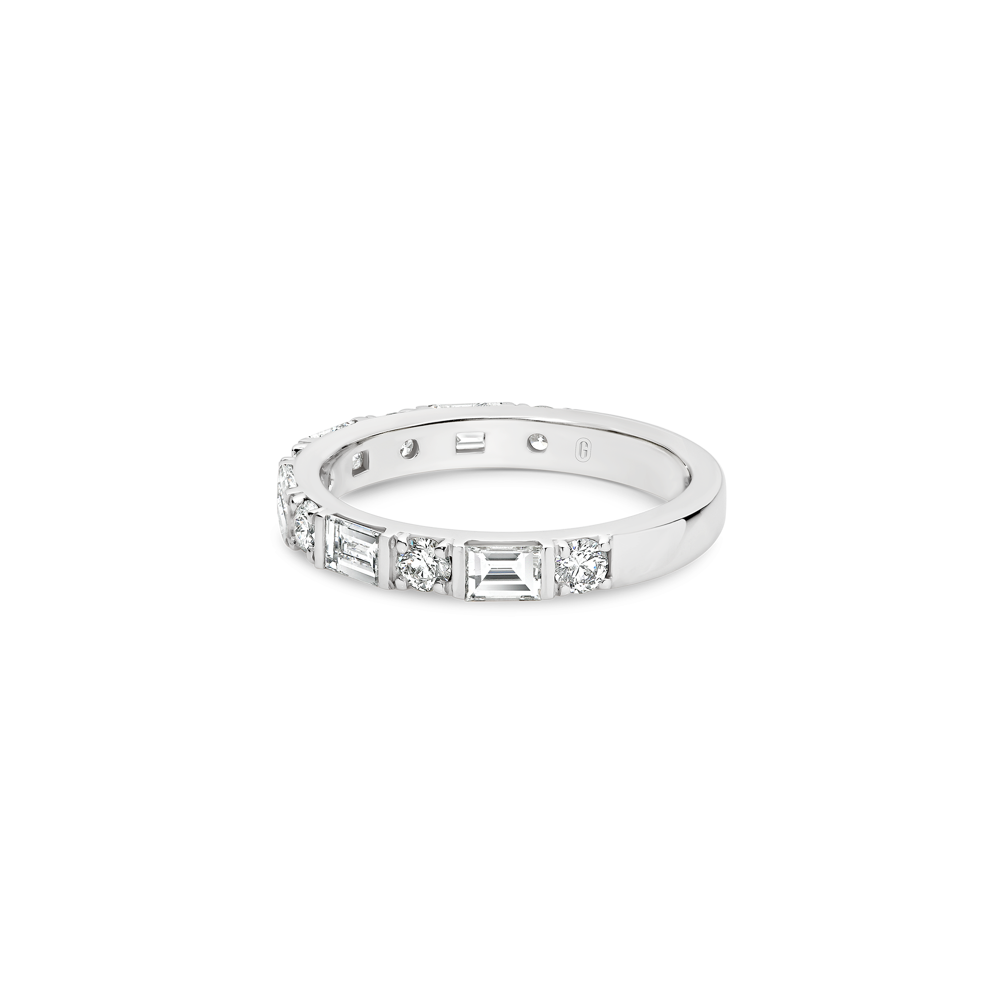 ROUND BRILLIANT CUT BAGUETTE DIAMOND RING - Image 2