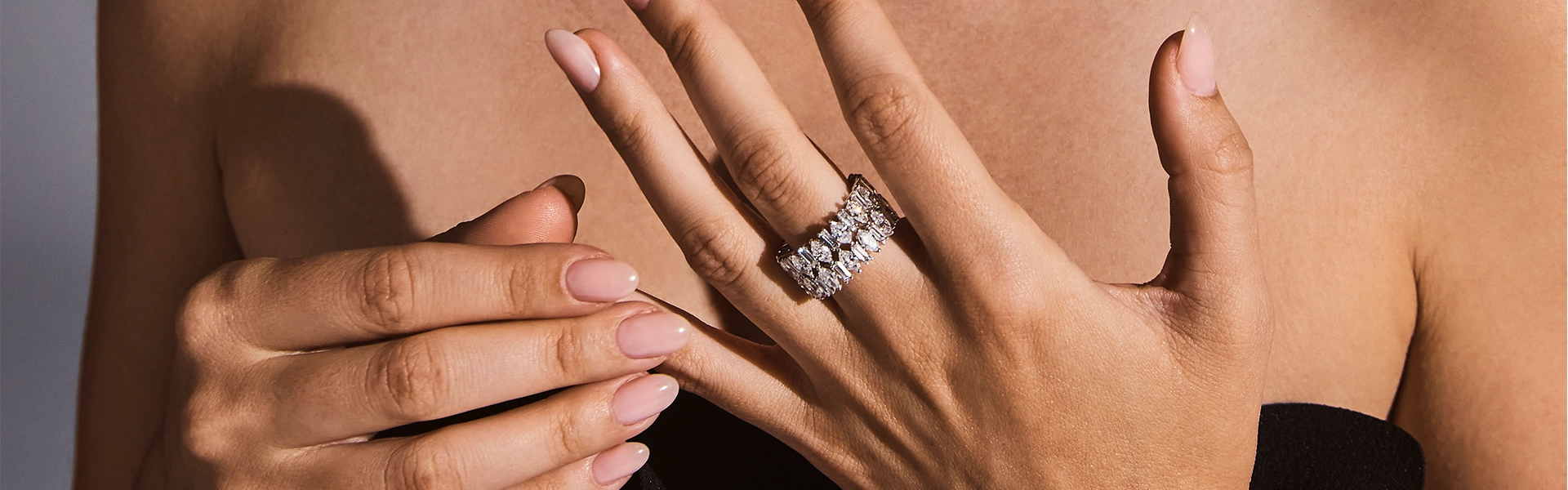 The Lumière Flex Collection in 18k white gold and diamonds